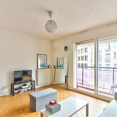 Appartamento Nice Studio In The 19th Arrondissement Of *