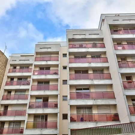 Nice Studio In The 19th Arrondissement Of Appartamento *